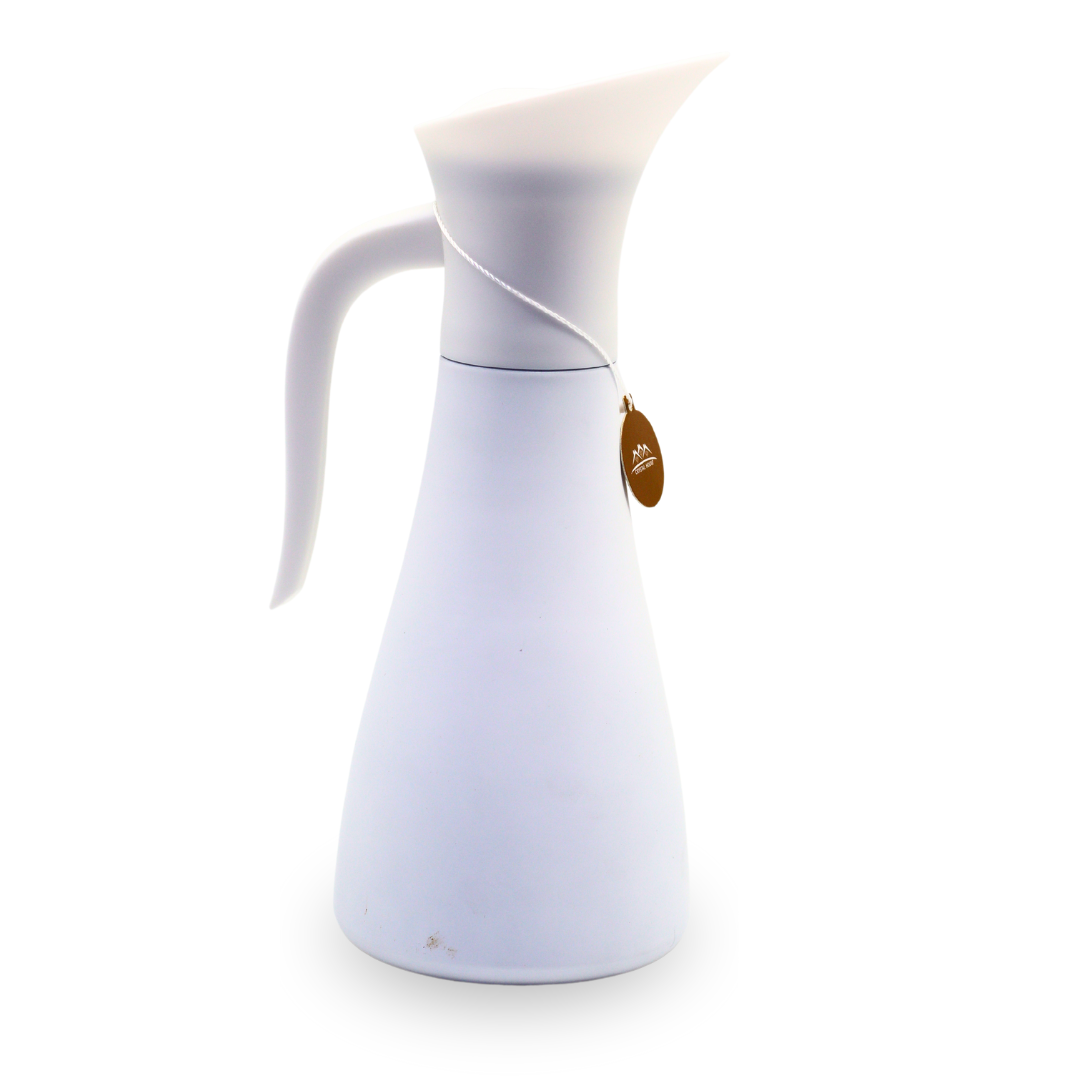 "White thermos flask stainless steel, 800ML capacity, keeps beverages hot or cold for hours. Sleek and durable, ideal for on-the-go use.", 800ML."