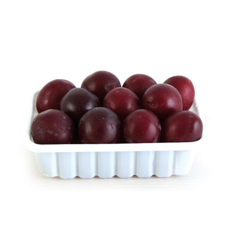 Red Plum Egyptian Organic - 1 Pkt, Fresh red plums In Dubai, Abu Dhabi, Sharjah, Ajman, UAE delivery.